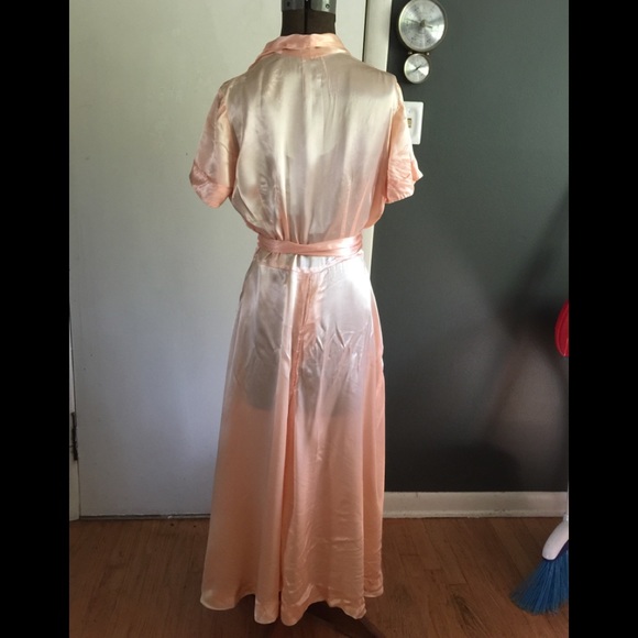 Vintage 1940s satin dressing robe S/M - Picture 3 of 8